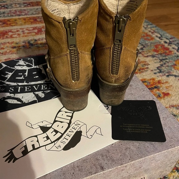 Size 8 Freebird Spirit boots - Picture 3 of 5